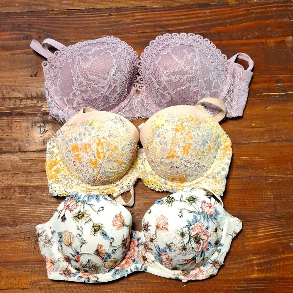 Lot of 3 Victoria's Secret Girly Bras, 32DD - Multi Way & Lined Demi